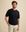 Das Model is 187 cm und trägt Größe M