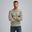 Het model is 190 cm en draagt M