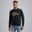 Het model is 190 cm en draagt M