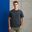 Het model is 187 cm en draagt L