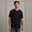Het model is 187 cm en draagt L