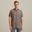 Das Model is 190 cm und trägt Größe M