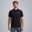 Het model is 190 cm en draagt M
