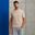 Het model is 191 cm en draagt L