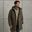 Het model is 187 cm en draagt L