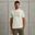 Het model is 191 cm en draagt L