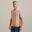 Het model is 190 cm en draagt M