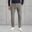 Het model is 189 cm en draagt 32/32