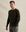 Das Model is 189 cm und trägt Größe M