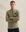 Das Model is 188 cm und trägt Größe M