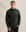 Das Model is 188 cm und trägt Größe M