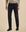 Het model is 189 cm en draagt 32/32