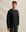 Das Model is 189 cm und trägt Größe M