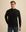 Het model is 190 cm en draagt M