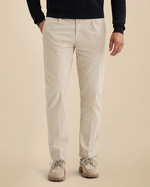 V35 relaxed fit chino – Castle Wall – Chino pants | VANGUARD