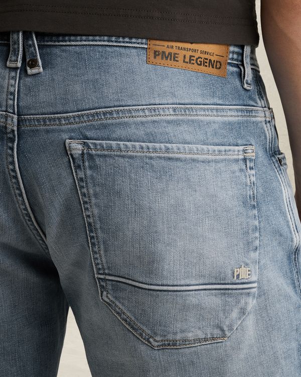 PSH2603753-LIC_model_5.jpg