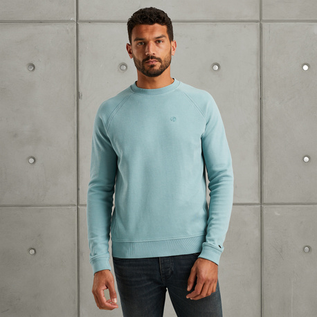 Sweatshirt with raglan sleeves