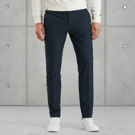 Relaxed slim fit chino