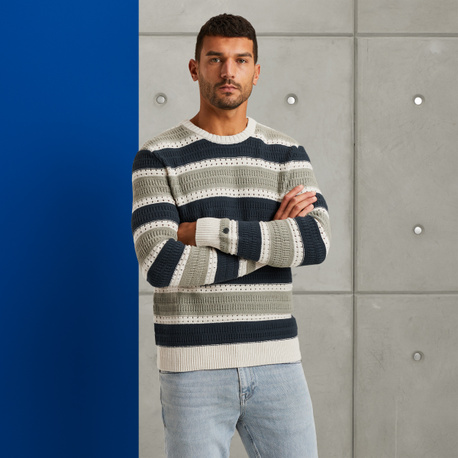Pullover with stripe pattern