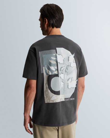 T-shirt in jersey with off-placed logo