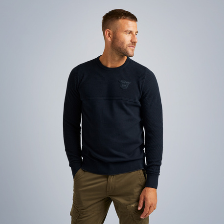 Pullover with different structures