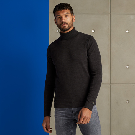 Turtleneck pullover with structure details