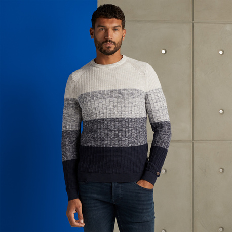 Pullover with stripe pattern