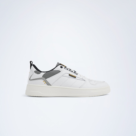 Hinger Sneakers