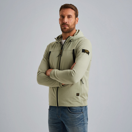 Hybridjacke aus einer Materialmischung