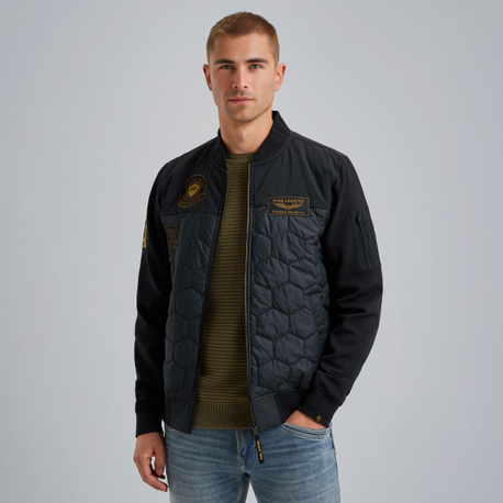 Hybrid jacket van een materiaalmix