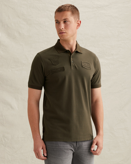 Poloshirt mit Badges und Rippkragen