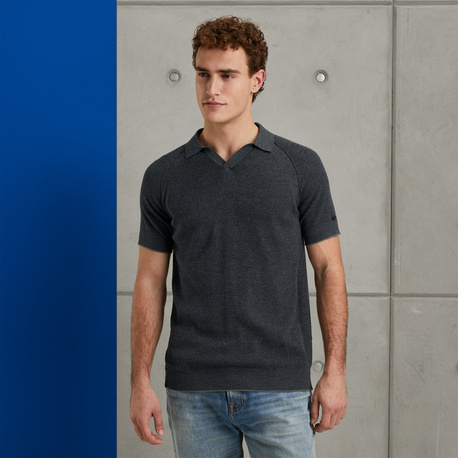 Polo shirt with raglan sleeves