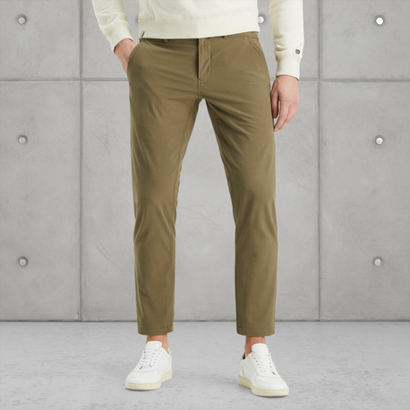Relaxed slim fit chino