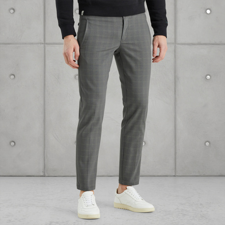 Relaxed slim fit chino with check pattern