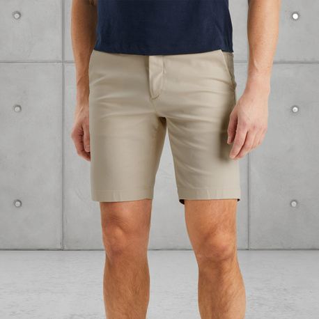 Riser slim fit chino shorts