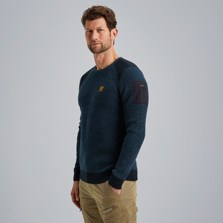 Pullover with flight pocket