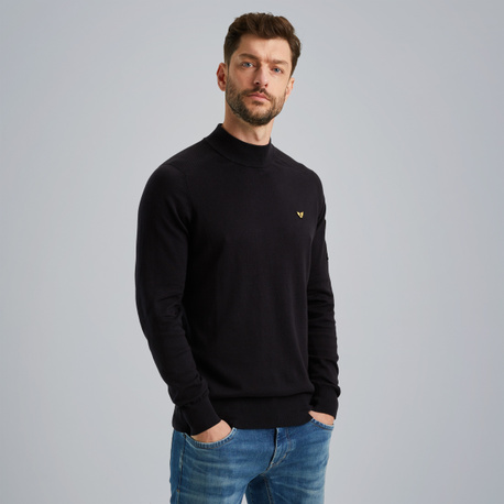 Pullover with cargo pocket