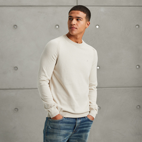 Pullover with textured details