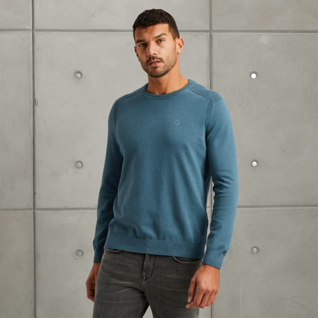 Pullover with textured details