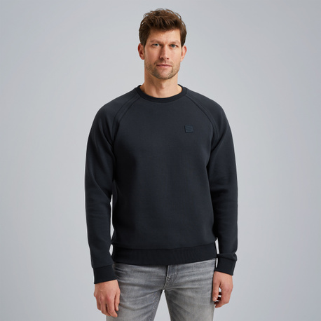 Sweatshirt with raglan sleeves