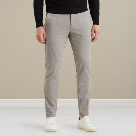 V11 Relaxed Slim Fit Chino