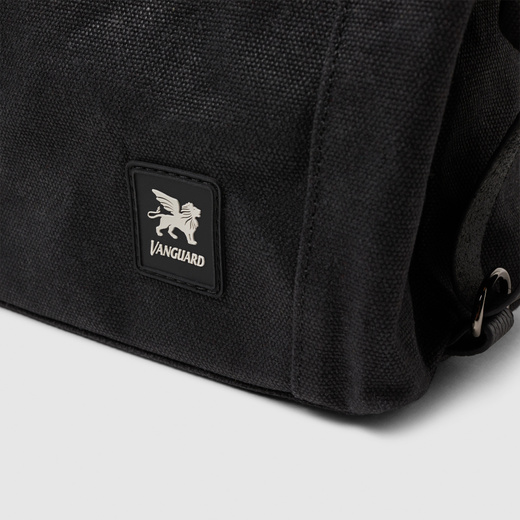 VGTOILBAG-000_model_3.jpg