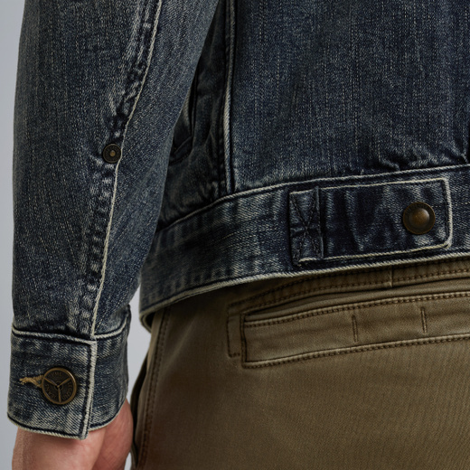 PDJ2508715-DCV_model_7.jpg