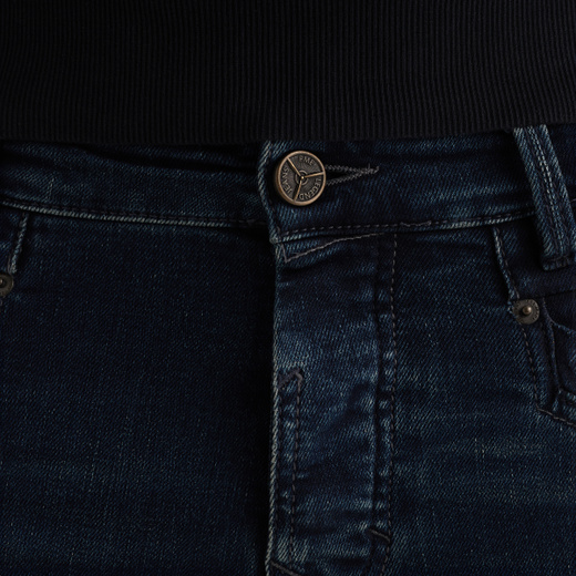 PTR975-NBW_model_4.jpg