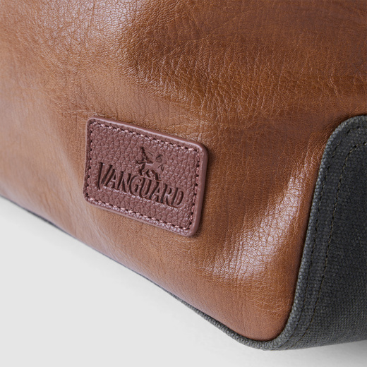 VGROLLTOPBAG-000_model_5.jpg