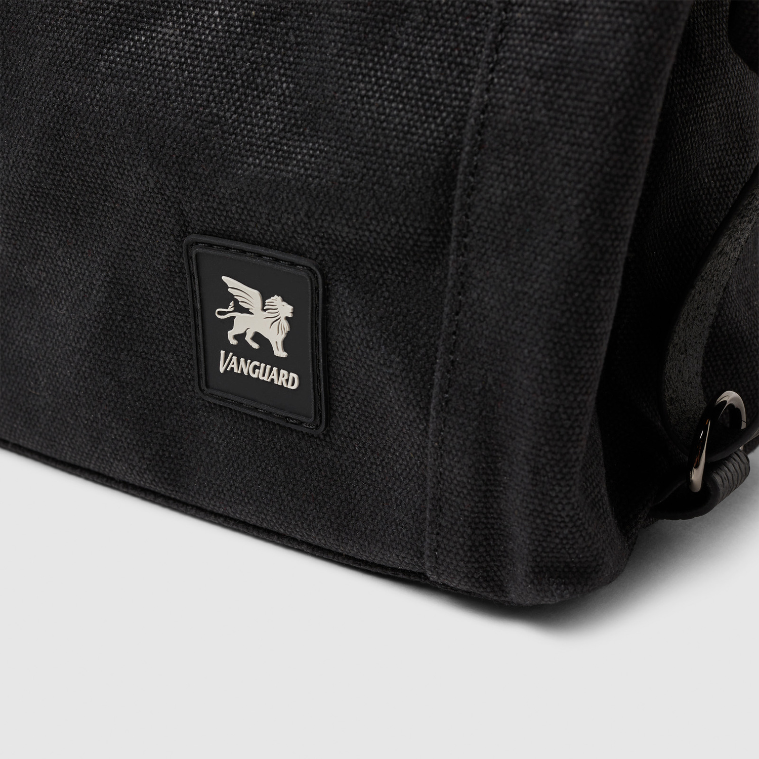 VGTOILBAG-000_model_3.jpg