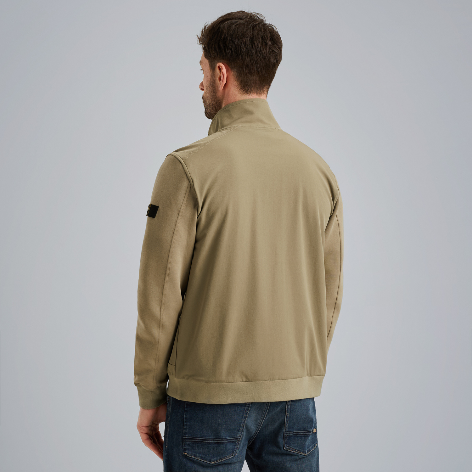PSW2506423-6391_model_3.jpg