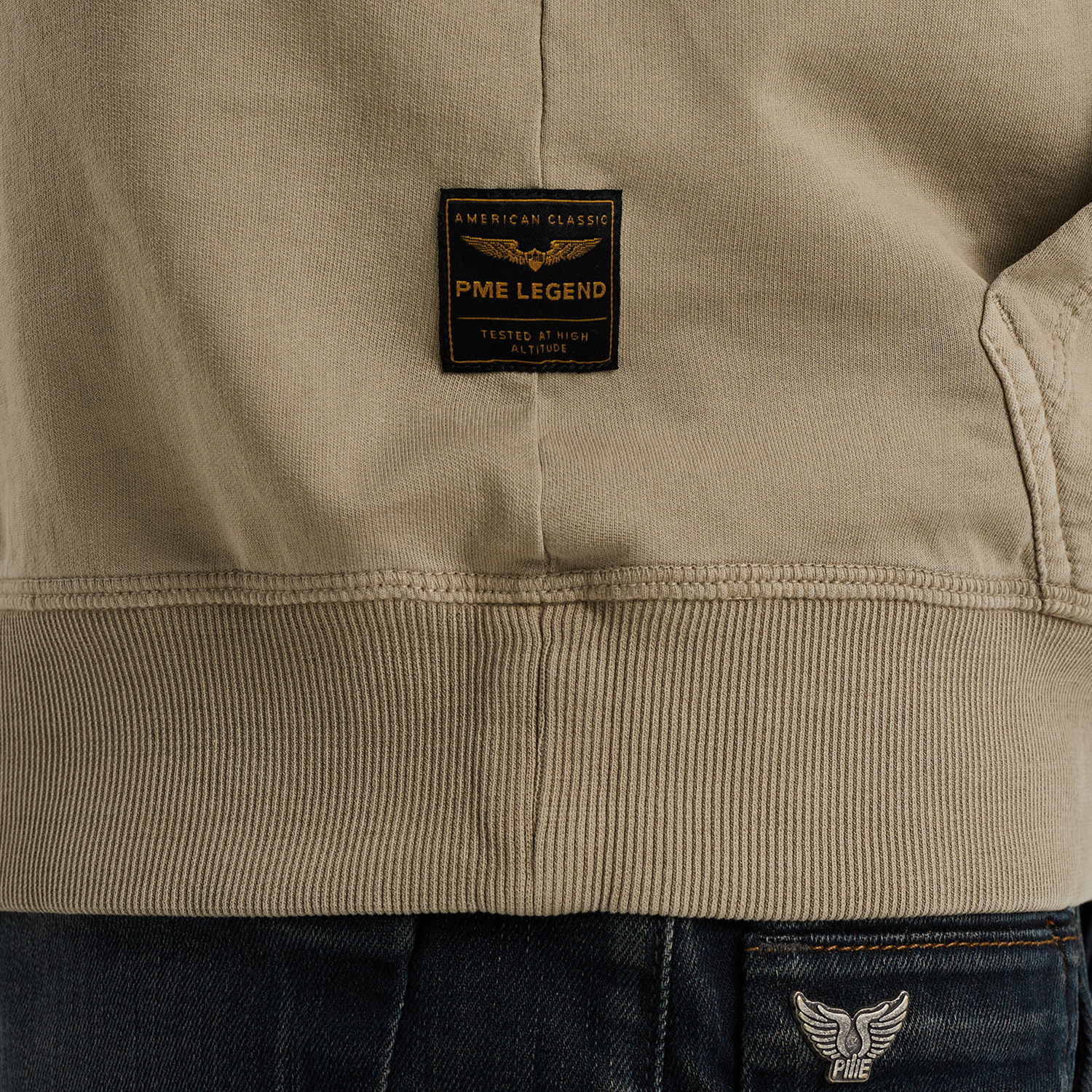 PSW2506425-6391_model_5.jpg