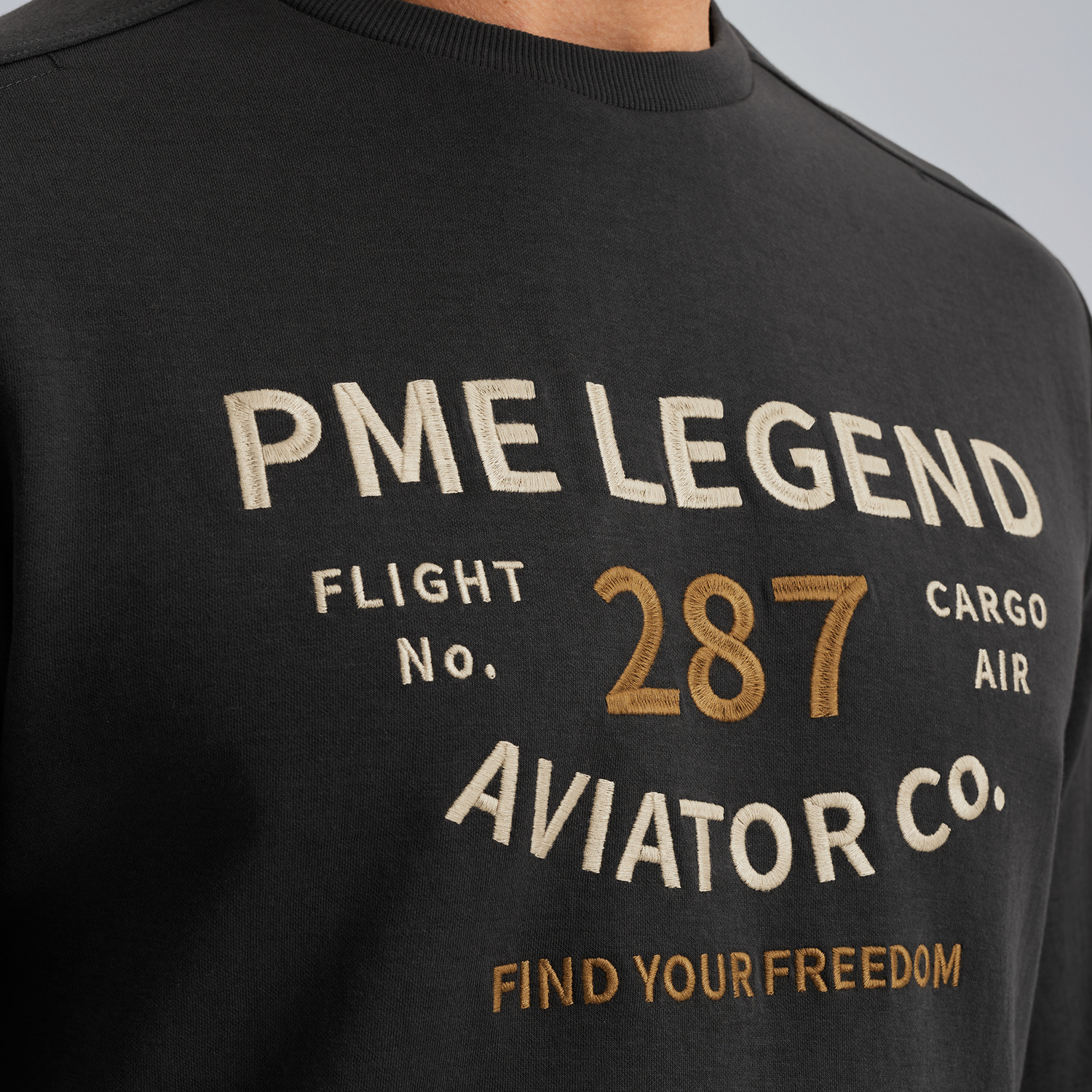 PSW2506421-9140_model_4.jpg