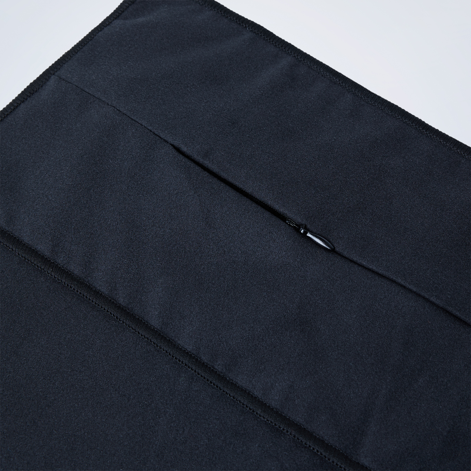 PMGYMTOWEL-000_model_3.jpg